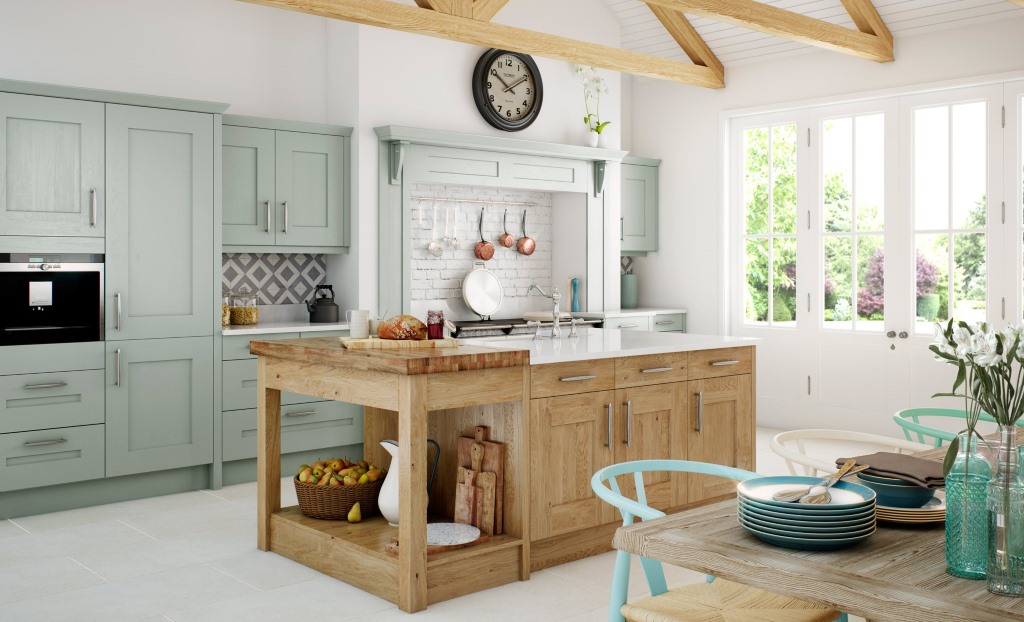 Clonmel knotty oak and painted shaker kitchen