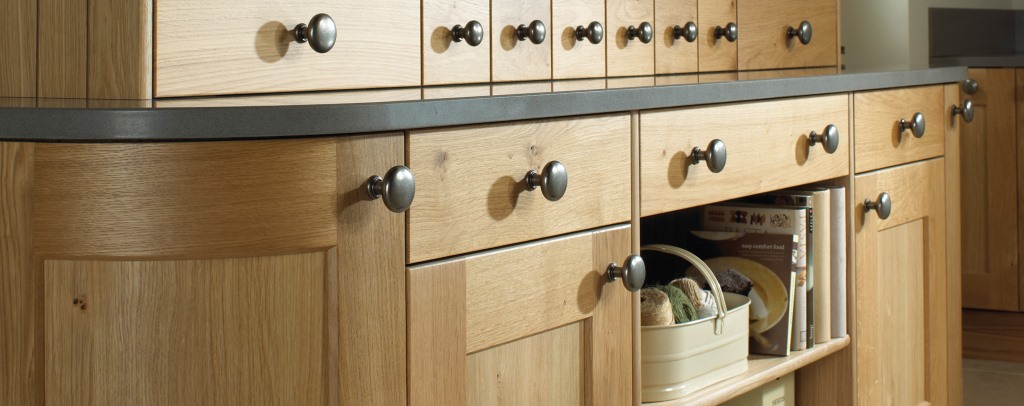 Erin character natural oak kitchen