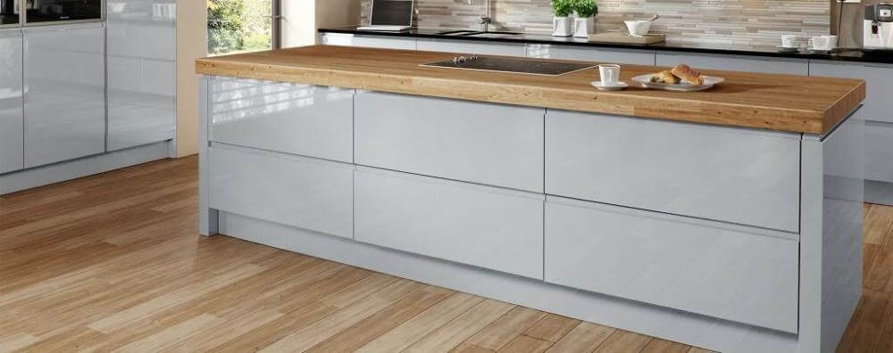 Welford handleless kitchen from Multiwood
