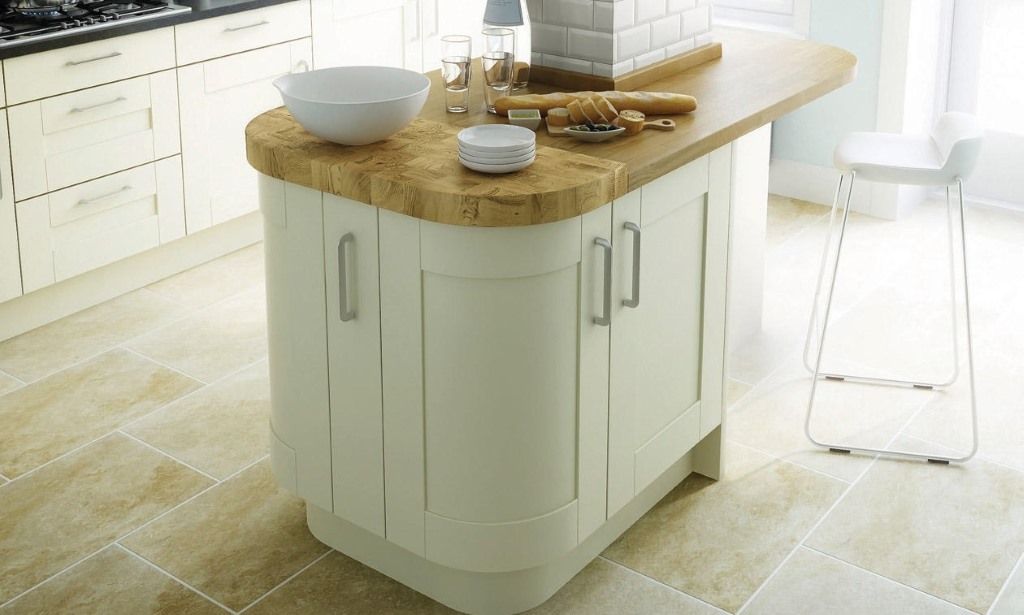 Avilon shaker kitchen