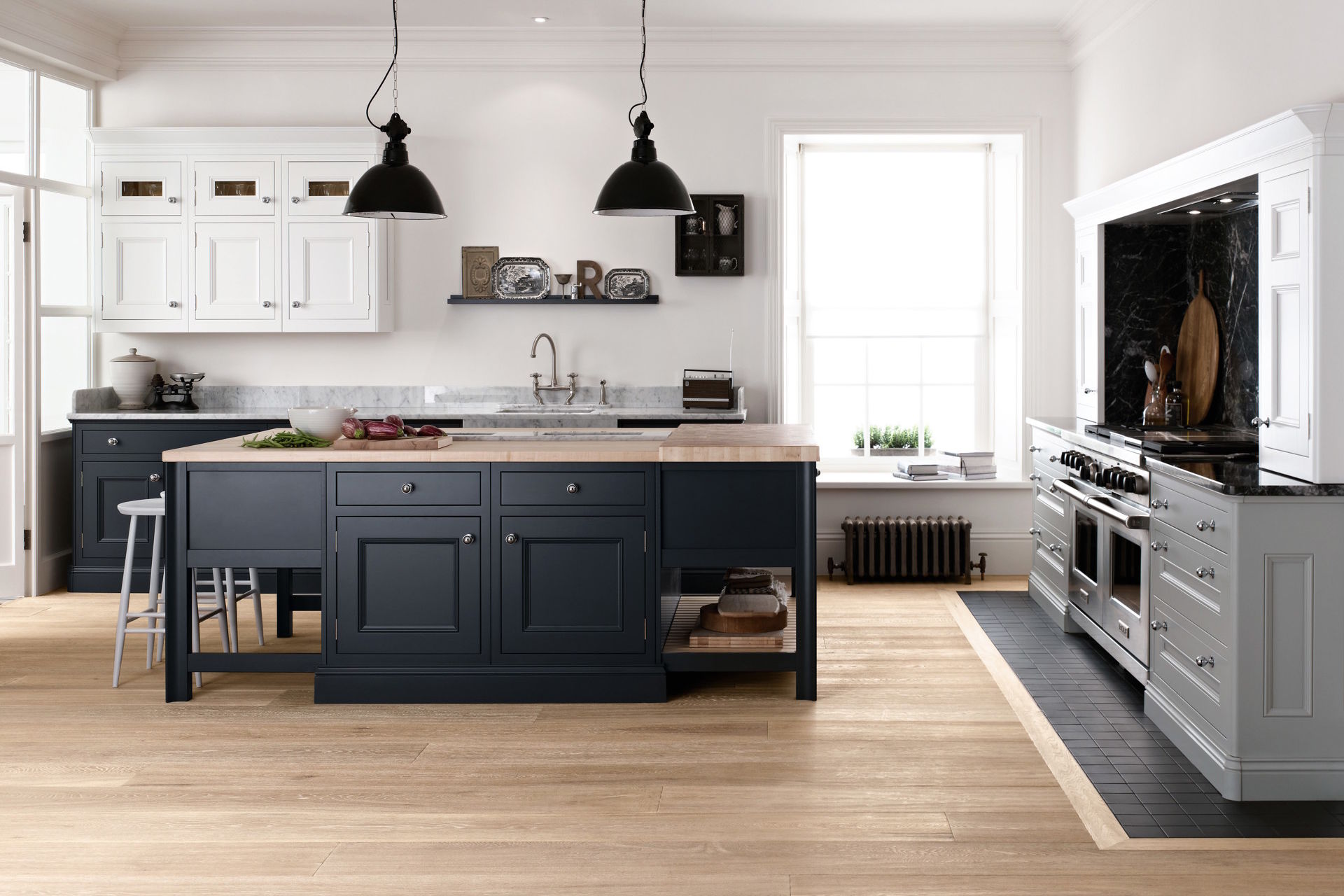 Half Pencil and Scalloped 1909 Kitchen