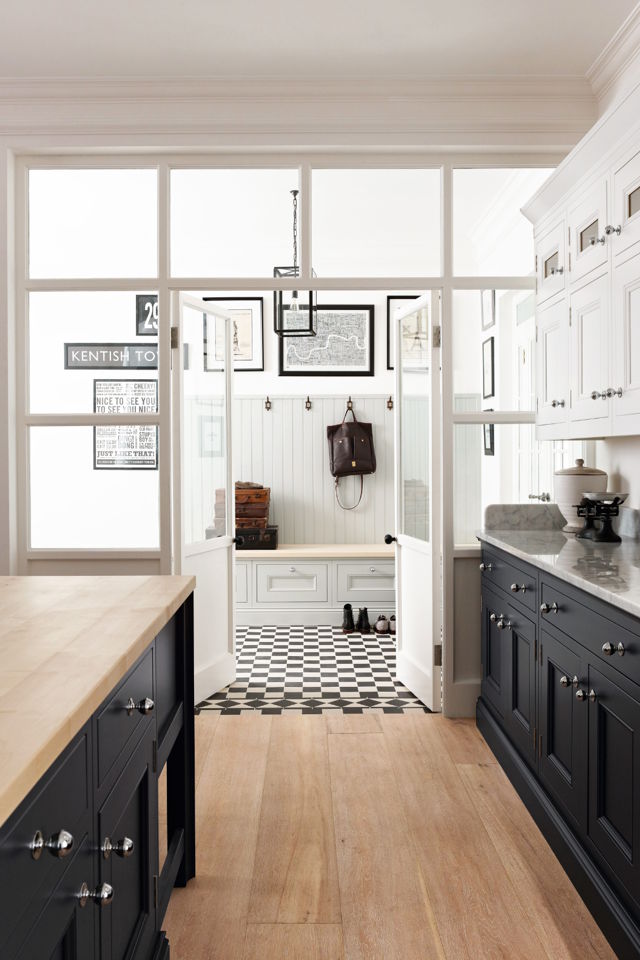 Half Pencil and Scalloped 1909 Kitchen