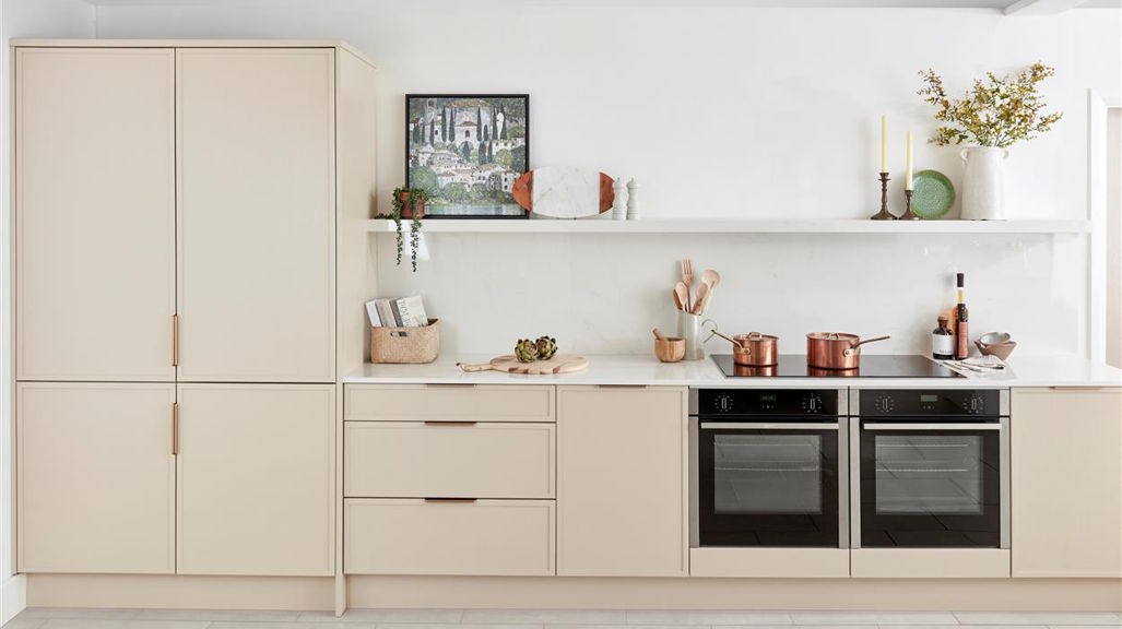 Burbidge Brackenbury shaker kitchen in warm stone