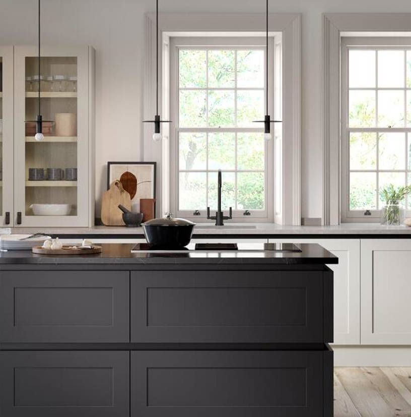 Hunton true handleless shaker kitchen