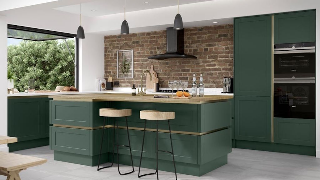 Stori / Uform Clifden true handleless shaker kitchen